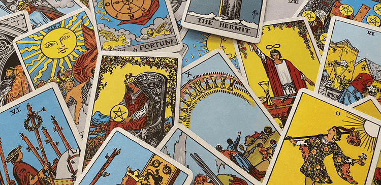 TAROT & DECKS