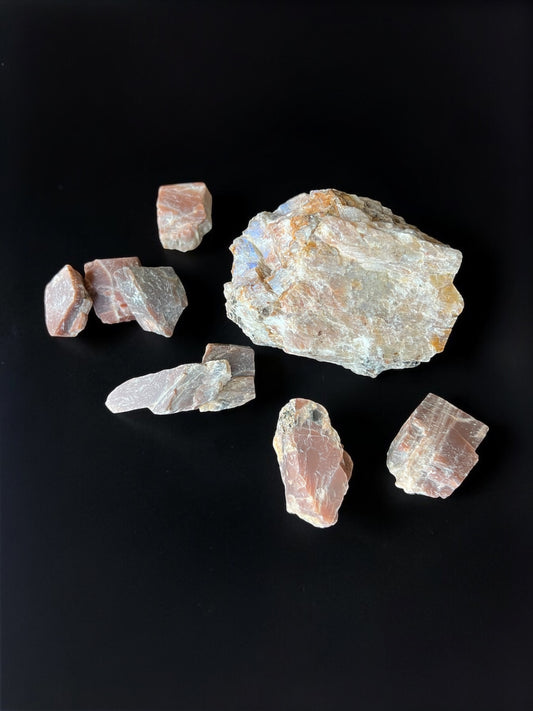 Red Moonstone Raw